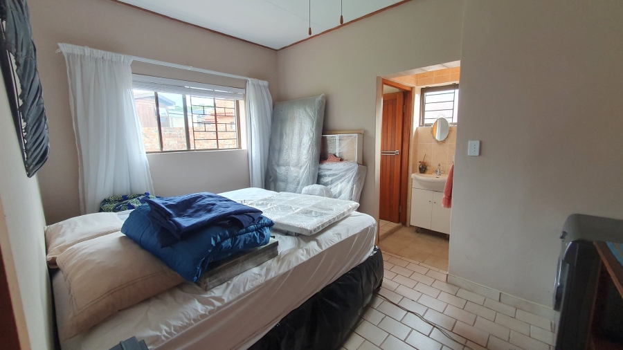 5 Bedroom Property for Sale in Dana Bay Western Cape